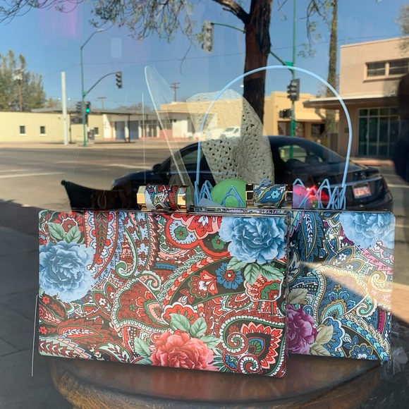 Red Paisley Clutch Handbag NWT - Picture 7 of 15